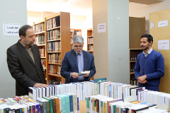 بازدید ریاست محترم دانشگاه بین المللی مذاهب اسلامی از نمایشگاه کتاب دانشگاه