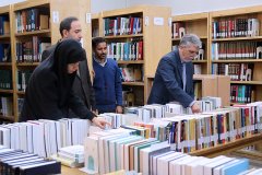 بازدید ریاست محترم دانشگاه بین المللی مذاهب اسلامی از نمایشگاه کتاب دانشگاه
