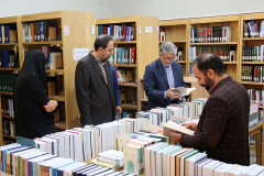 بازدید ریاست محترم دانشگاه بین المللی مذاهب اسلامی از نمایشگاه کتاب دانشگاه