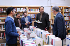 بازدید ریاست محترم دانشگاه بین المللی مذاهب اسلامی از نمایشگاه کتاب دانشگاه