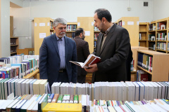بازدید ریاست محترم دانشگاه بین المللی مذاهب اسلامی از نمایشگاه کتاب دانشگاه