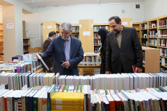 بازدید ریاست محترم دانشگاه بین المللی مذاهب اسلامی از نمایشگاه کتاب دانشگاه