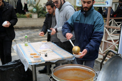 گزارش تصویری//  پخش عدسی نذری به مناسبت ولادت آقا امیر المومنین علی(ع) در دانشگاه بین المللی مذاهب اسلامی