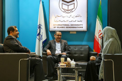 غرفه دانشگاه بین المللی مذاهب اسلامی در روز هشتم و نهم از سی و پنجمین نمایشگاه بین المللی کتاب تهران