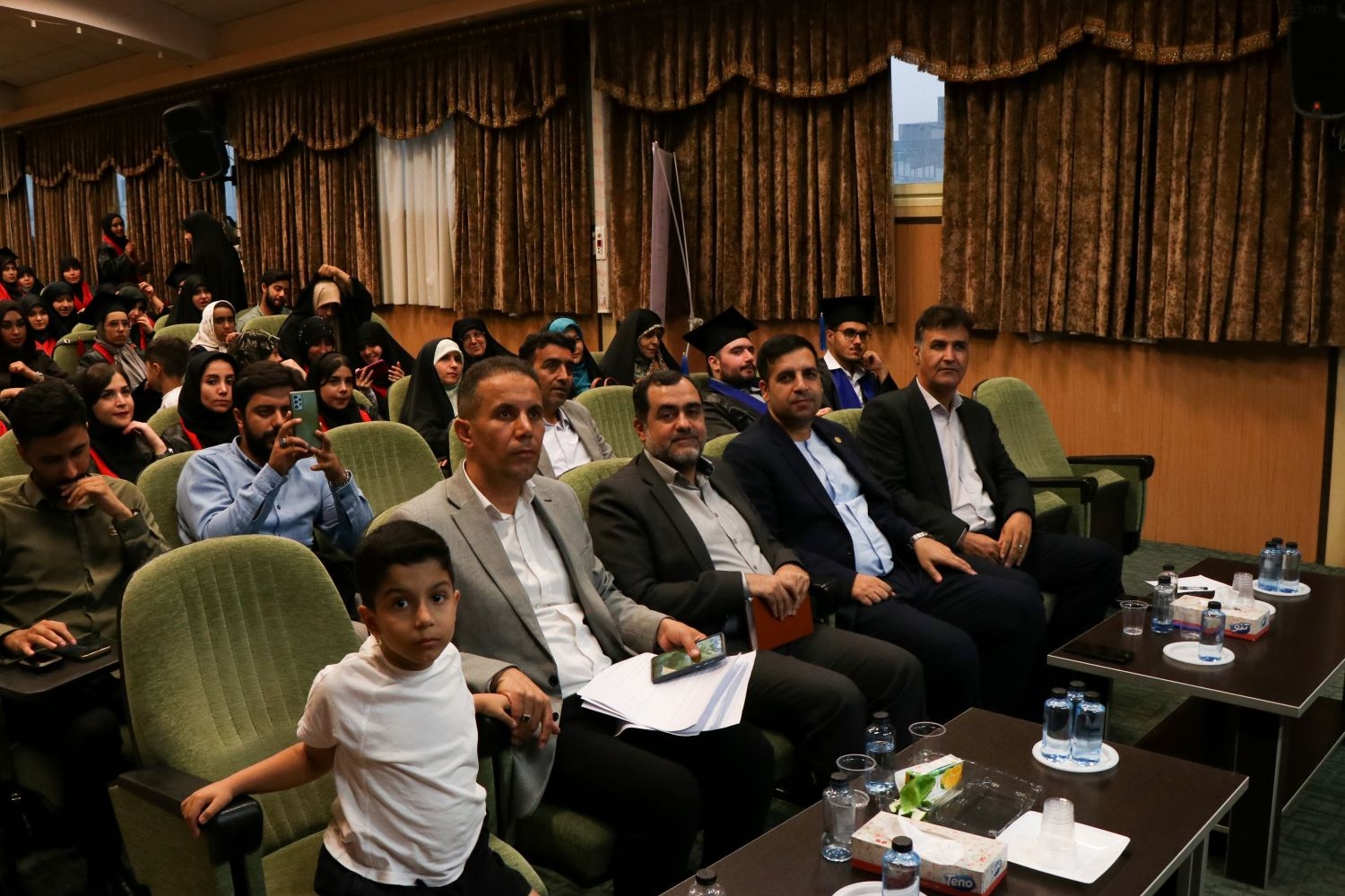 گزارش تصویری مراسم دانش‌آموختگی دانشجویان دانشگاه بین‌المللی مذاهب اسلامی در واحد مرکزی