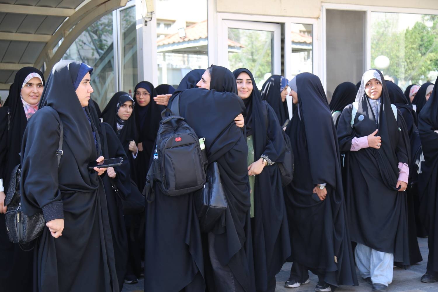 مراسم بازگشایی حضوری دانشگاه بین المللی مذاهب اسلامی و اهتزاز پرچم مقدس ایران