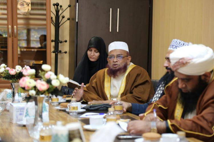 دیدار هیئتی از اساتید و فرهیختگان اهل سنت کشور بنگلادش و ریاست دانشگاه بین المللی مذاهب اسلامی