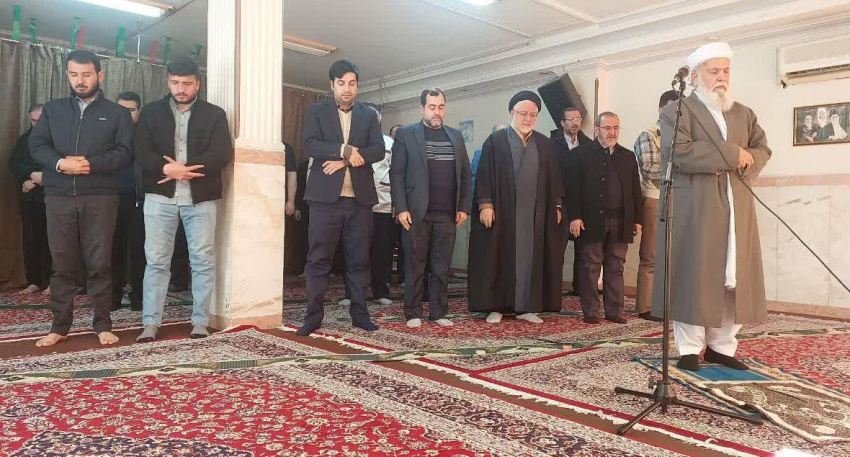 اقامه نماز وحدت ظهر و عصر با حضور مولوی محمد اسحاق مدنی در دانشگاه بینالمللی مذاهب اسلامی